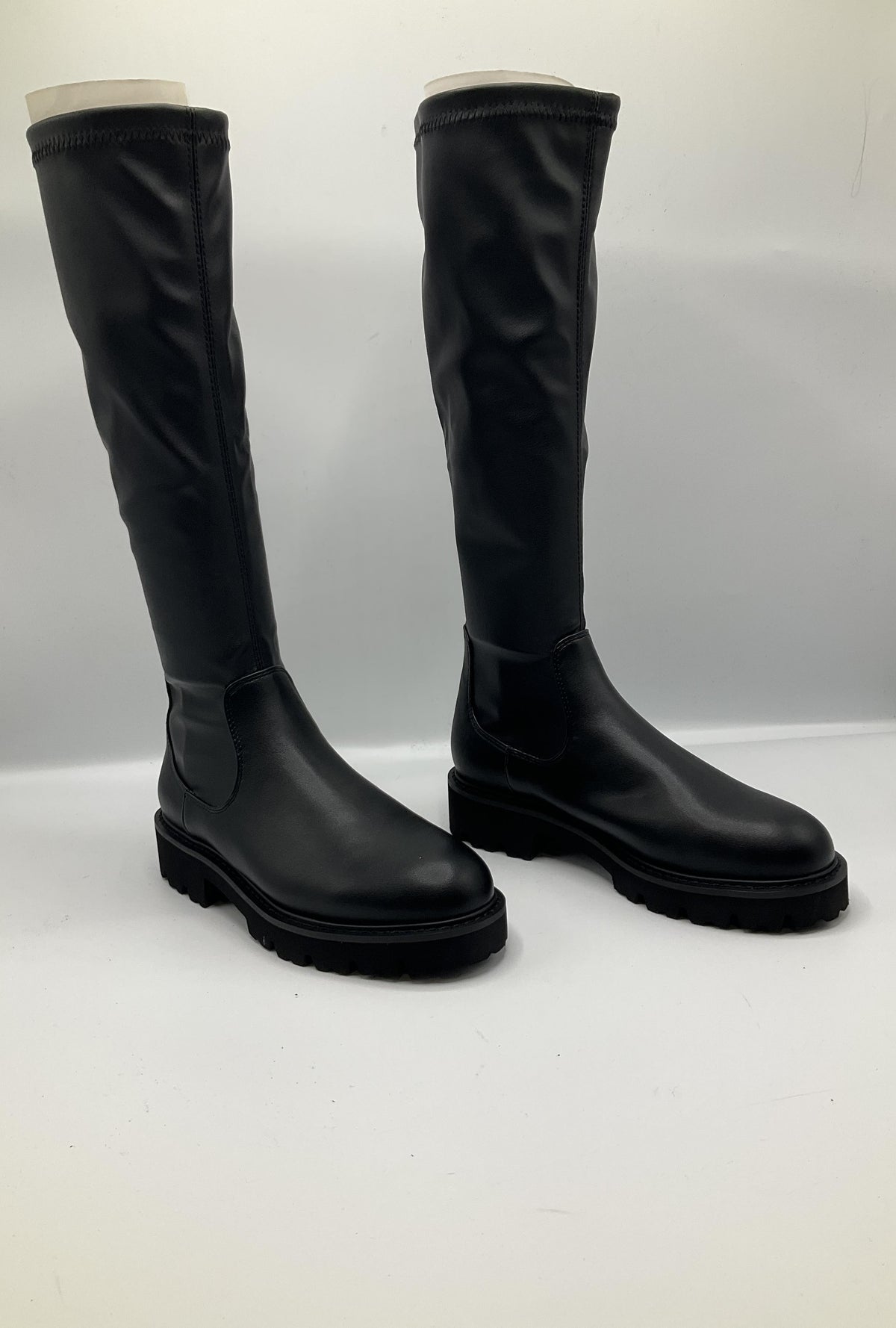 TRENTON-AW26