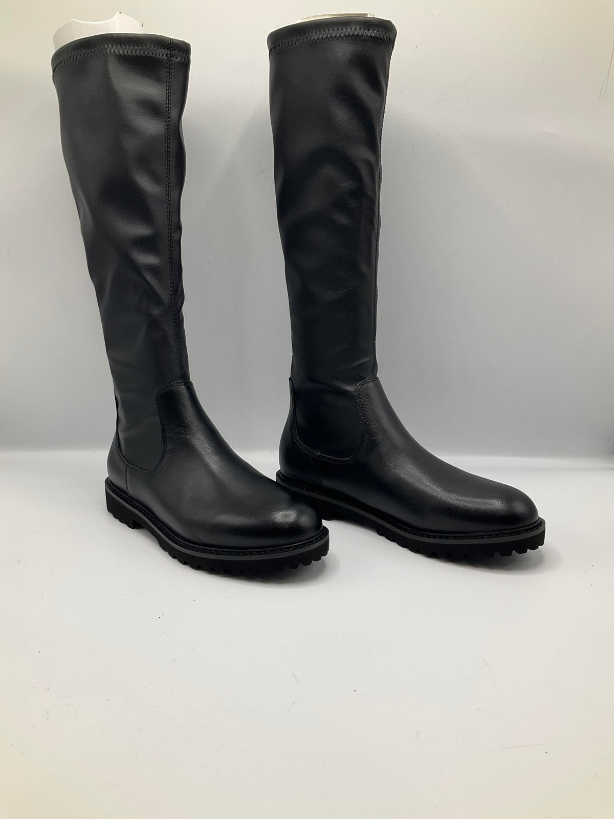 TRISHA-AW26
